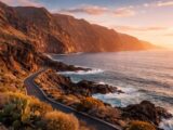 découvrez pourquoi la punta de teno à tenerife est un incontournable pour les voyageurs : paysages époustouflants, nature préservée et expériences uniques vous y attendent.