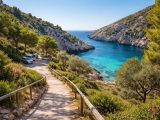 découvrez comment rejoindre la plage de porto limnionas à zakynthos zante facilement et sans stress grâce à nos conseils pratiques et astuces de voyage.